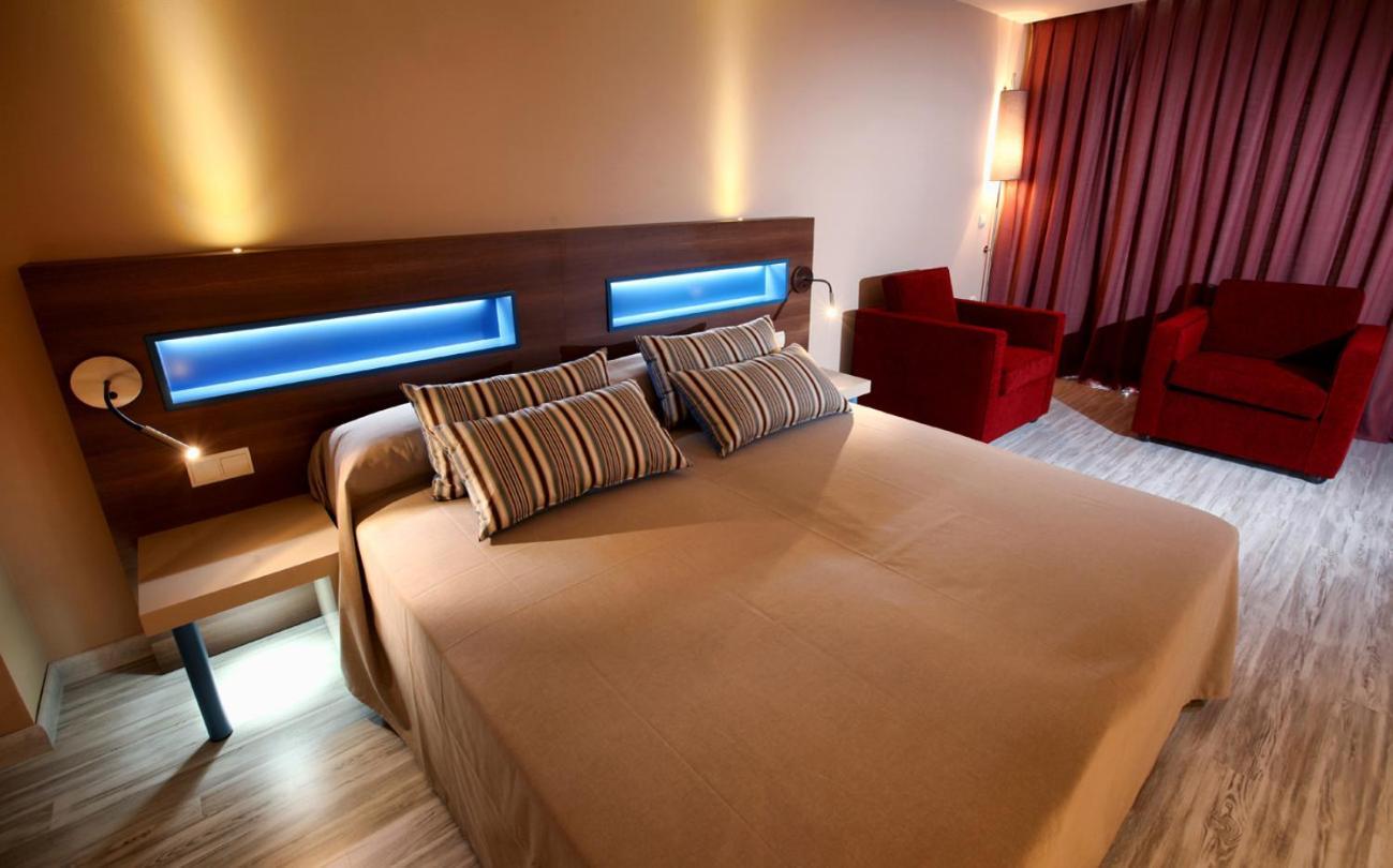 Double or Twin Room Sea View