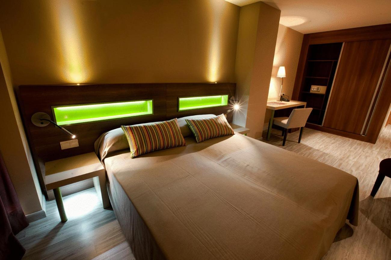 Double or Twin Room Sea View